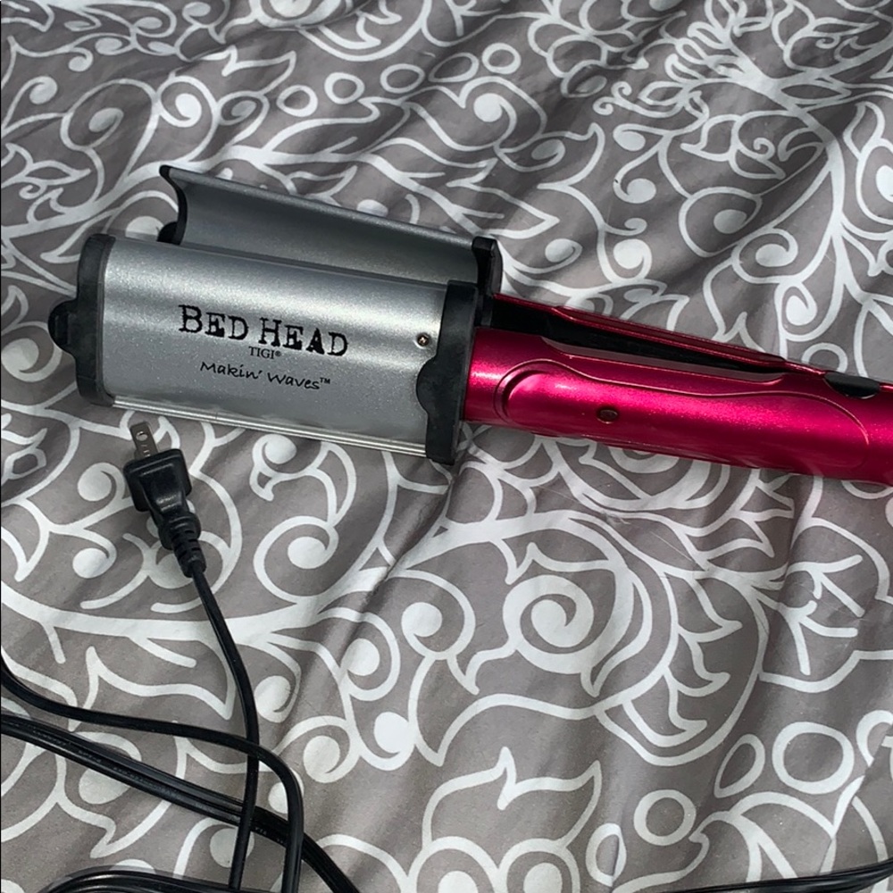 BedHead makin waves iron